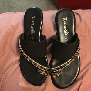 Very cute sandals size 10